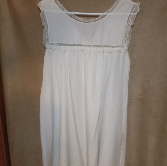VINTAGE Nightgown Size Med - Picture 2 of 5